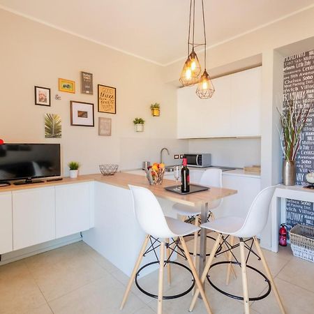 Angel'S Traveller'S Apartment Parma Bagian luar foto