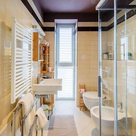 Angel'S Traveller'S Apartment Parma Bagian luar foto