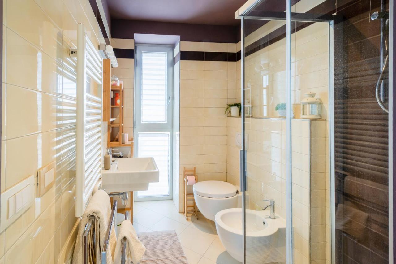Angel'S Traveller'S Apartment Parma Bagian luar foto